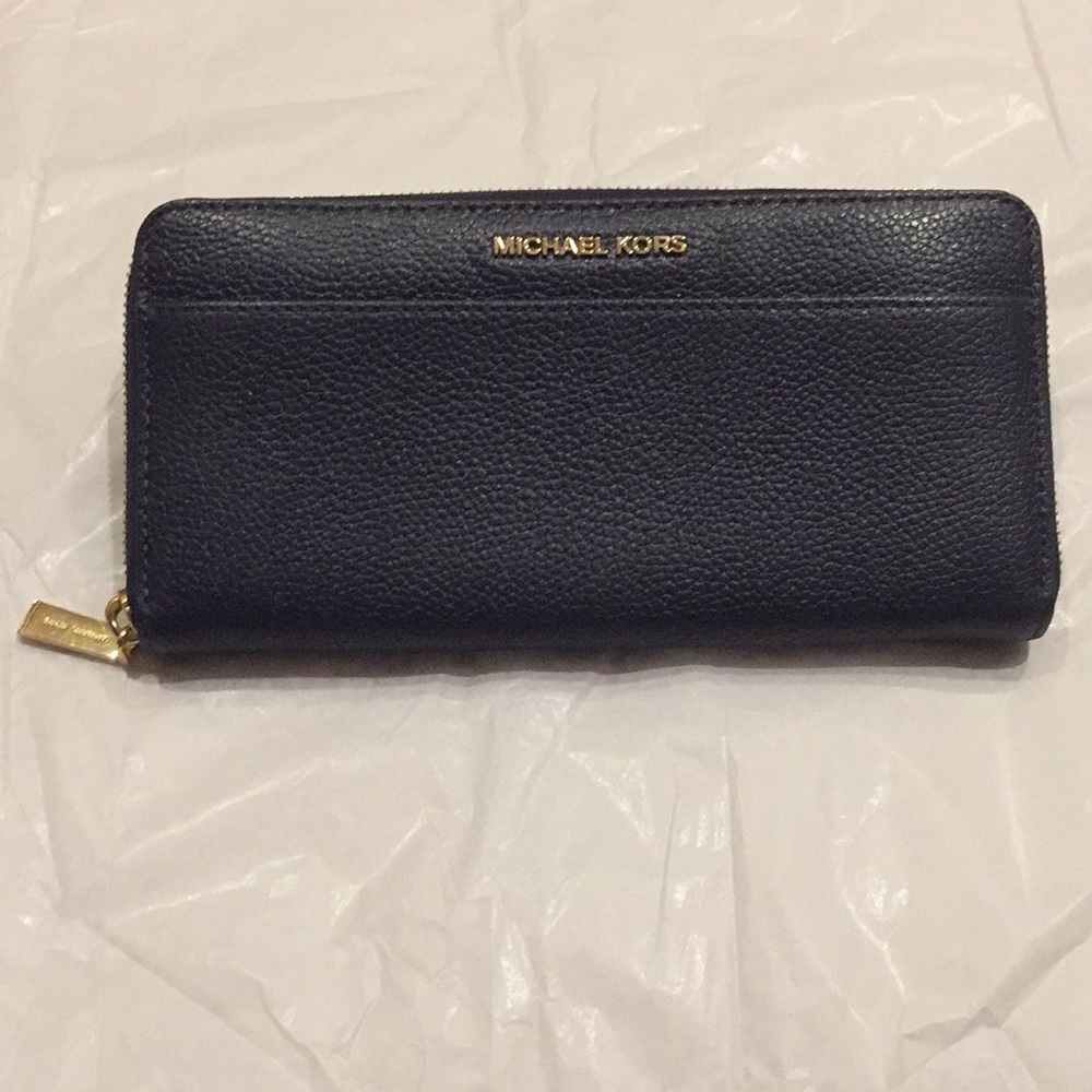 Michael Kors wallet - Picture 11 of 11